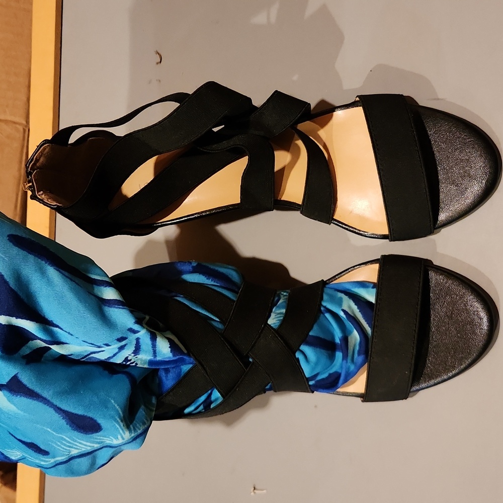 Liz Claiborne 7.5 strapped heeled sandals